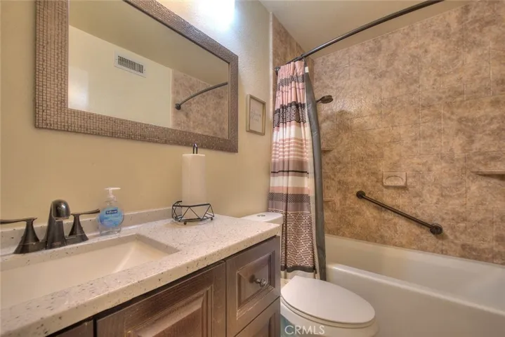 Hallway bathroom (upstairs)