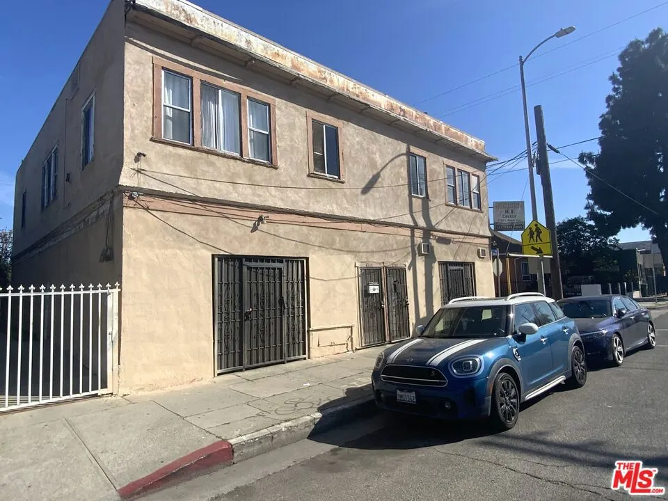 2nd Unit Entrance