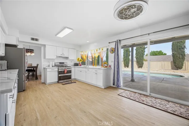 14673 Owens River, Victorville, California 92392