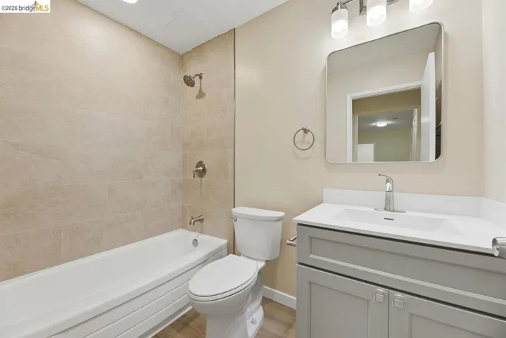 811 York St 237, Oakland, California 94610