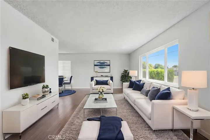 Living room-Virtual Staging