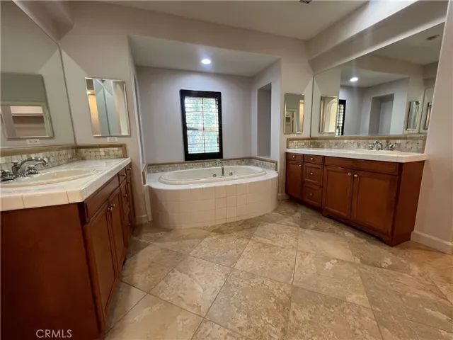 27 Tree Clover, Irvine, California 92618
