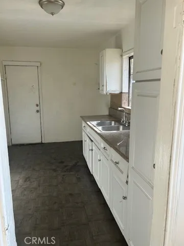 156 1/2 kitchen