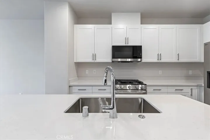 9815 Crossbay Loop 1004, Jurupa Valley, California 92509