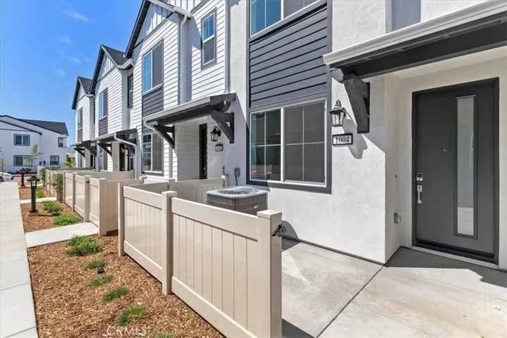 9815 Crossbay Loop 1004, Jurupa Valley, California 92509