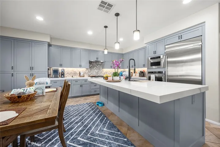 7547 Soaring Bird Court, Eastvale, California 92880