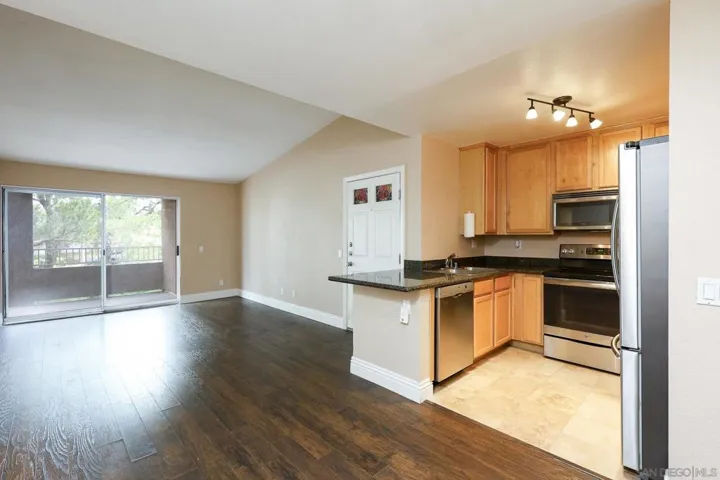 2275 Del Mar Way 306, Corona, California 92882