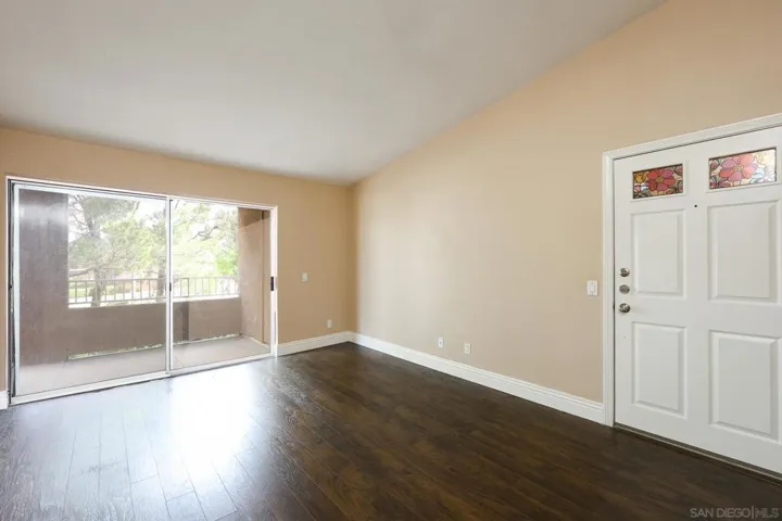 2275 Del Mar Way 306, Corona, California 92882