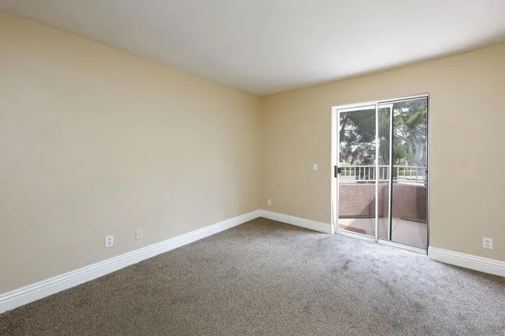 2275 Del Mar Way 306, Corona, California 92882