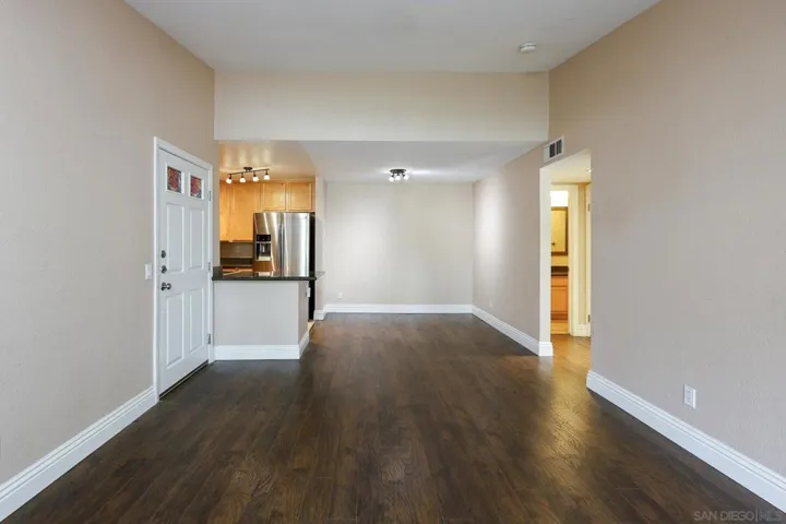2275 Del Mar Way 306, Corona, California 92882