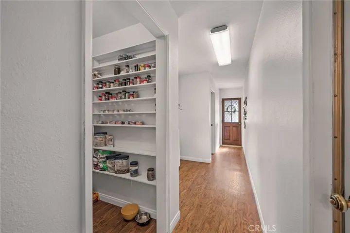 Walk in pantry