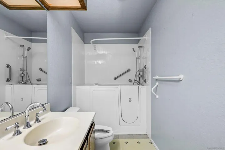 8529 Snow White, El Cajon, California 92021