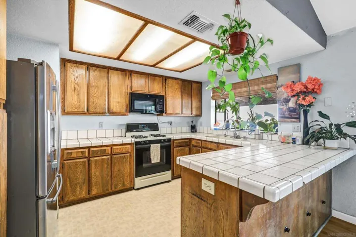 8529 Snow White, El Cajon, California 92021