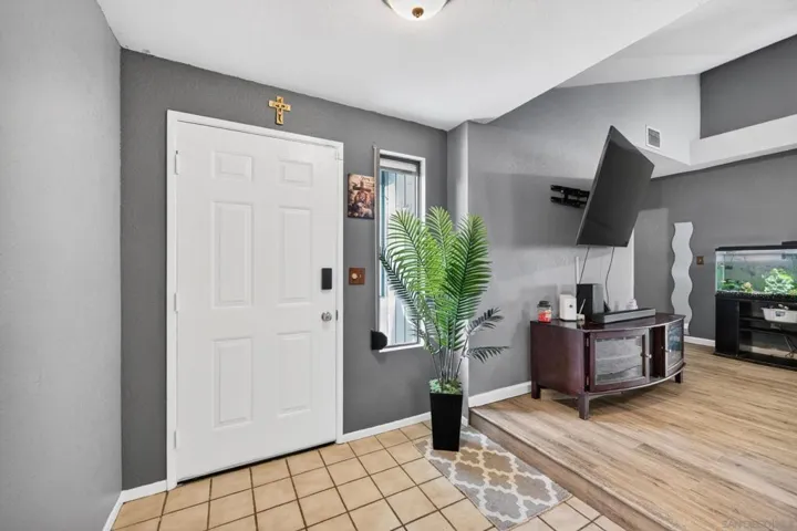 8529 Snow White, El Cajon, California 92021