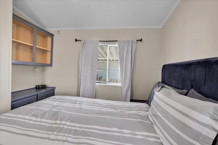 54-LOT 307 (25)