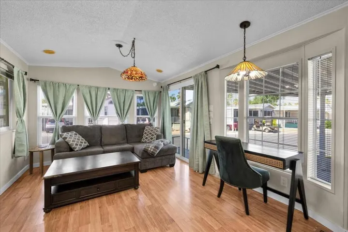 44-LOT 307 (16)