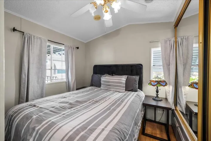 53-LOT 307 (24)