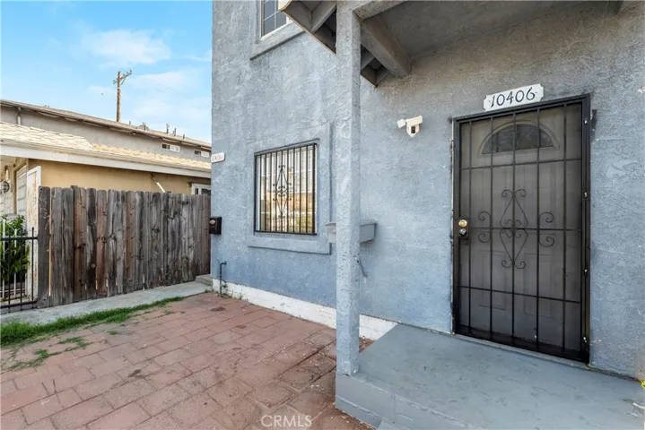 Lower Unit Entry