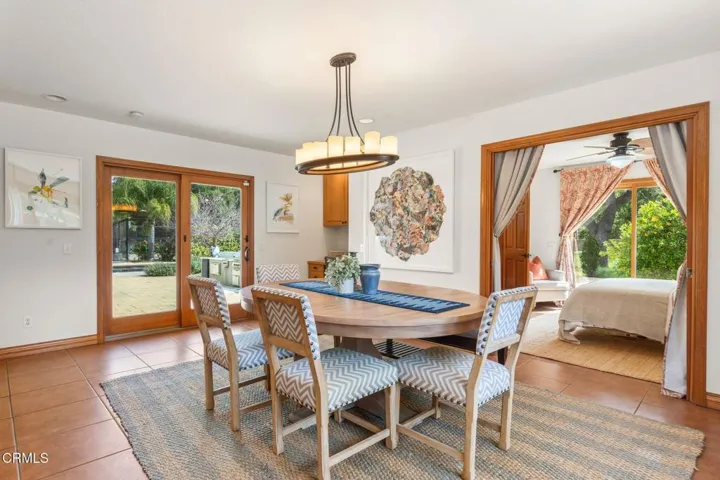 21 11993_MacDonald_Dr-45