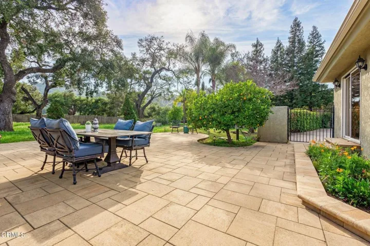 30 11993_MacDonald_Dr-84