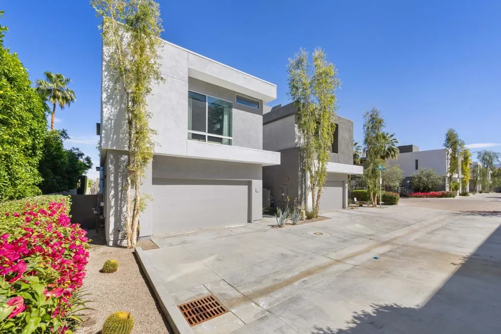 1000 Surrey Lane-5