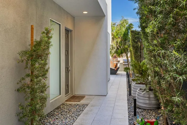 1000 Surrey Lane-47