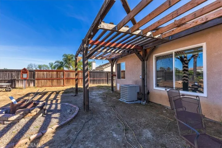 More of back yard.  Ready for your design.