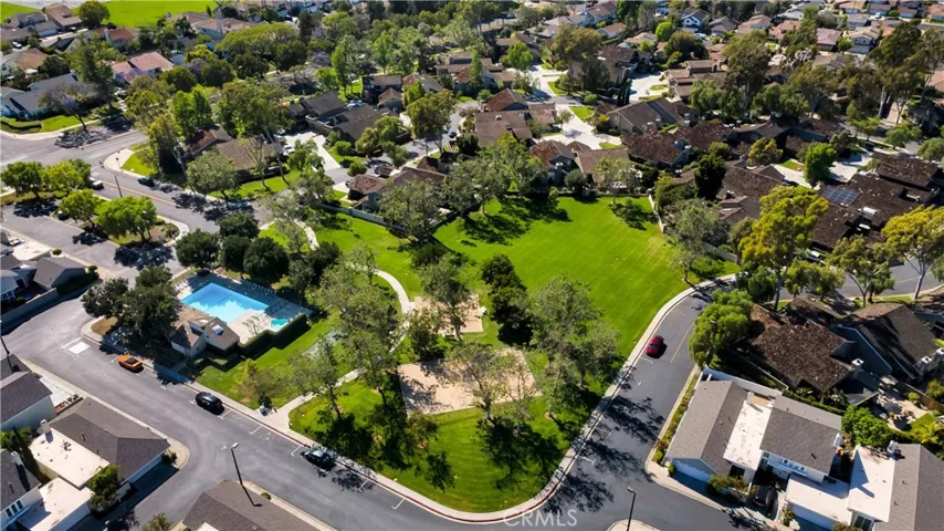 Shorebird Park lies right in the center of the Crossing cneighborhood