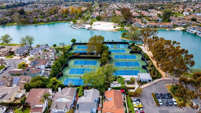 65 Pinewood 33, Irvine, California 92604