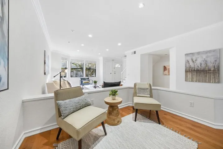 994 La Mesa Terrace F, Sunnyvale, California 94086