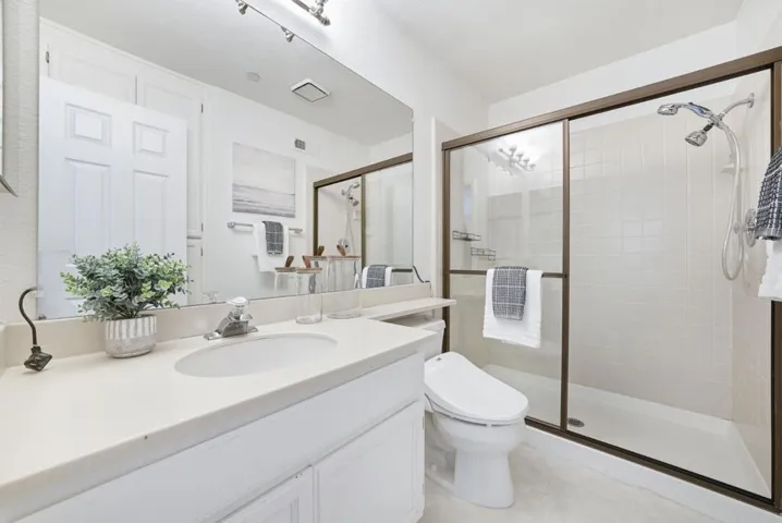 994 La Mesa Terrace F, Sunnyvale, California 94086