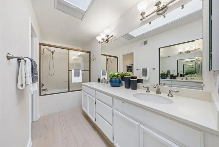 994 La Mesa Terrace F, Sunnyvale, California 94086