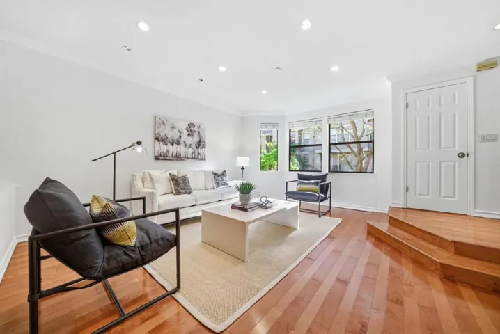 994 La Mesa Terrace F, Sunnyvale, California 94086