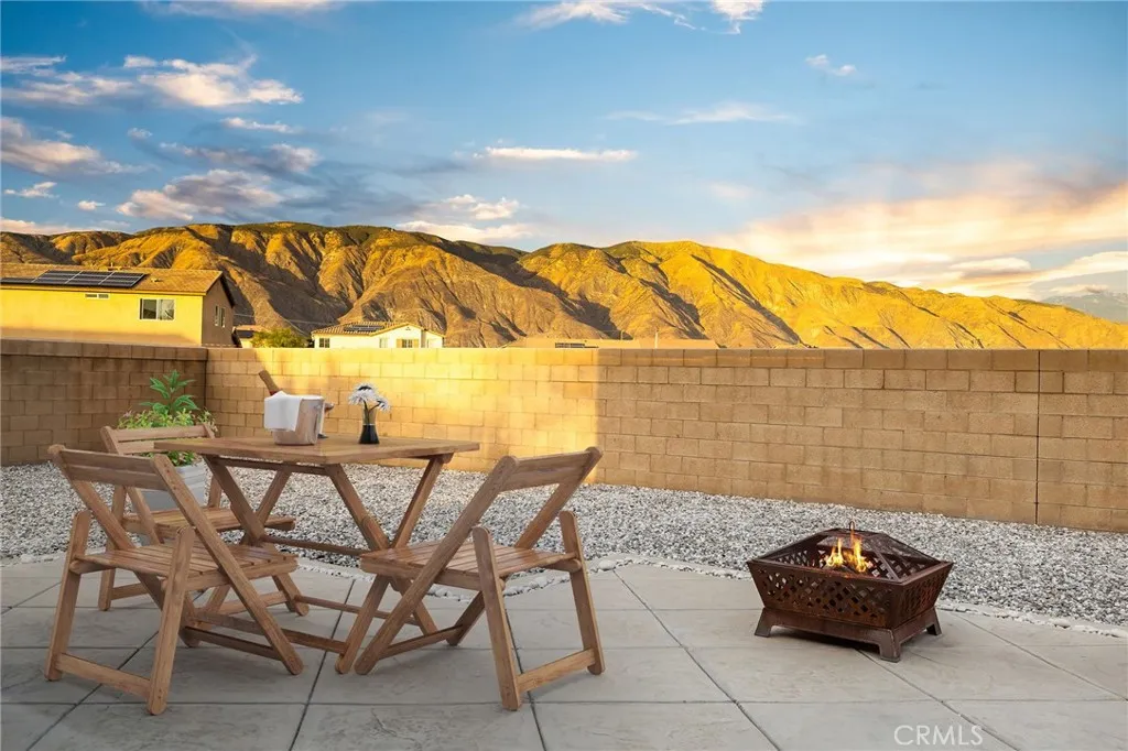 Virtual staging. Rear mountain views