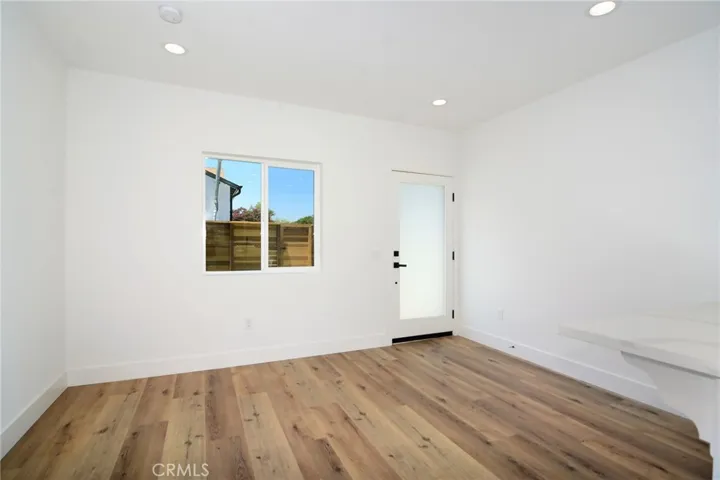 6518 Zelzah Avenue, Reseda, California 91335