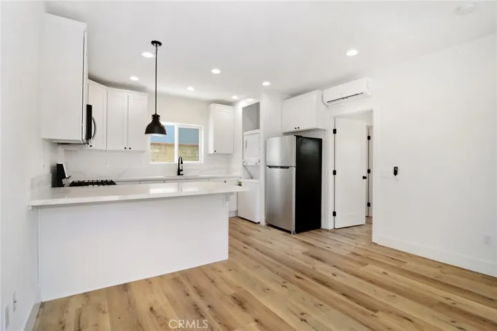 6518 Zelzah Avenue, Reseda, California 91335