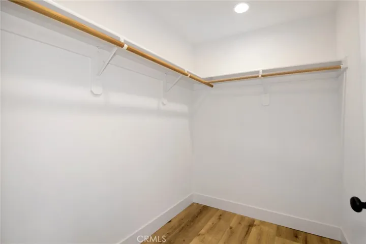 6518 Zelzah Avenue, Reseda, California 91335