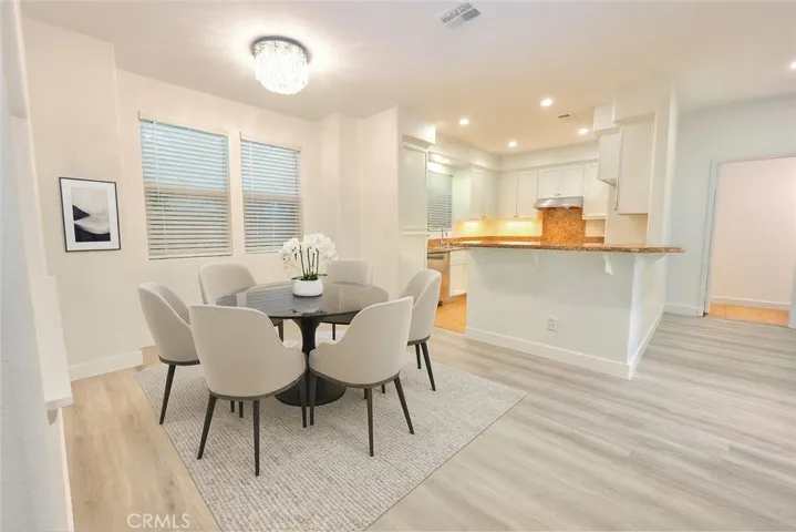 Spacious Dining Room (Virtually Staged)