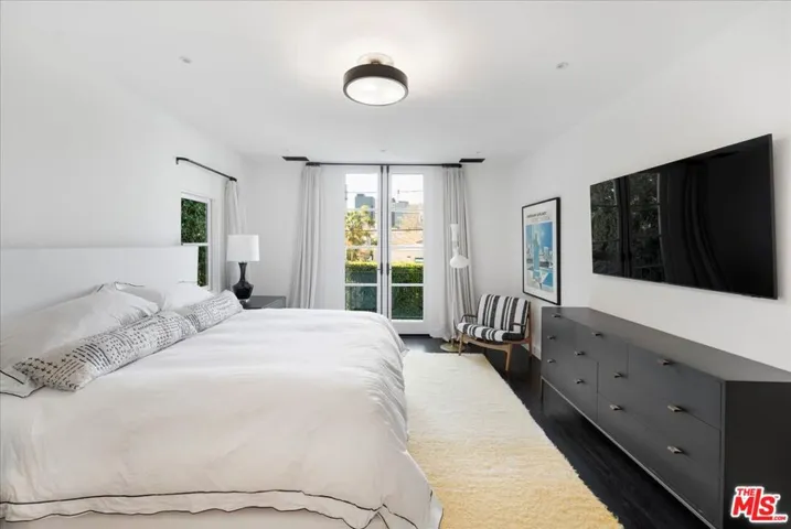 329 S Roxbury Drive, Beverly Hills, California 90212