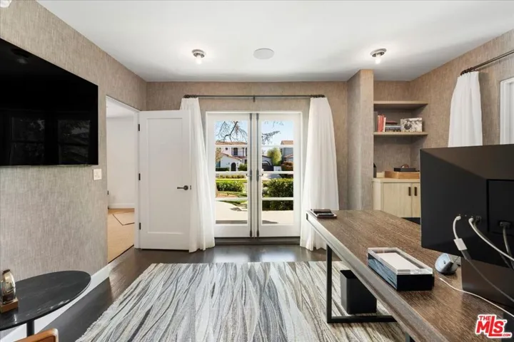 329 S Roxbury Drive, Beverly Hills, California 90212