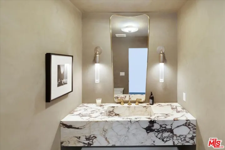 329 S Roxbury Drive, Beverly Hills, California 90212
