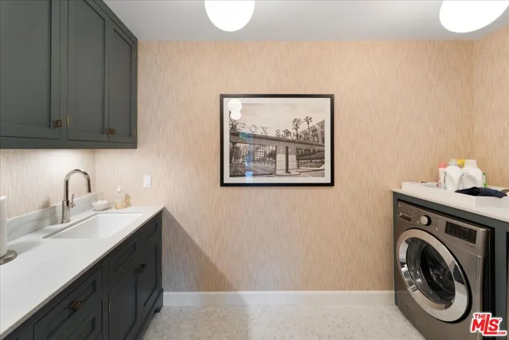 329 S Roxbury Drive, Beverly Hills, California 90212