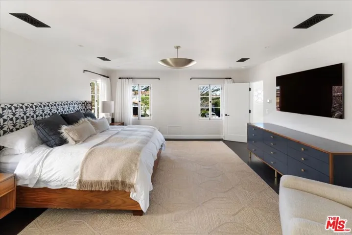 329 S Roxbury Drive, Beverly Hills, California 90212