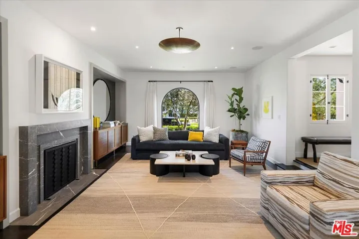329 S Roxbury Drive, Beverly Hills, California 90212