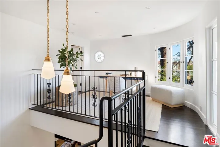 329 S Roxbury Drive, Beverly Hills, California 90212