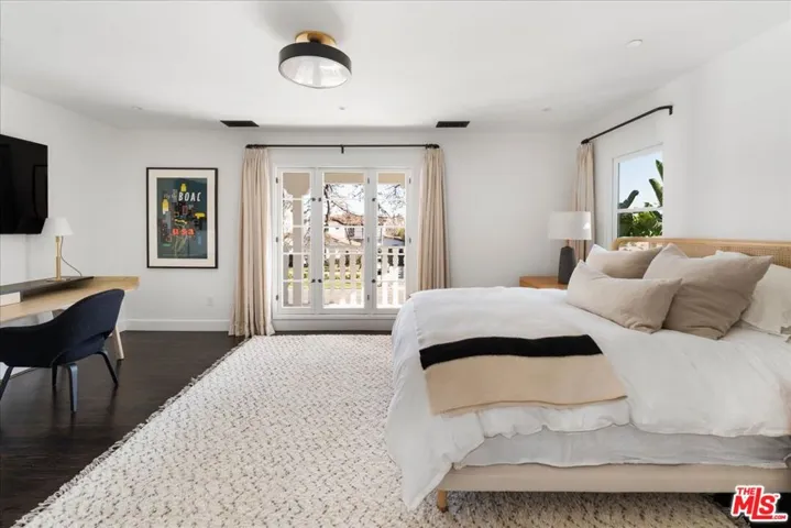 329 S Roxbury Drive, Beverly Hills, California 90212
