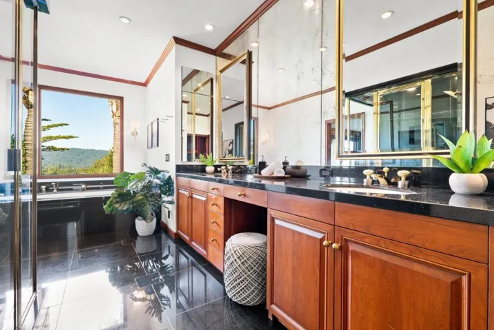 17 Kite Hill Road, Santa Cruz, California 95060