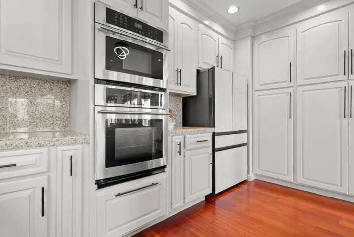 17 Kite Hill Road, Santa Cruz, California 95060