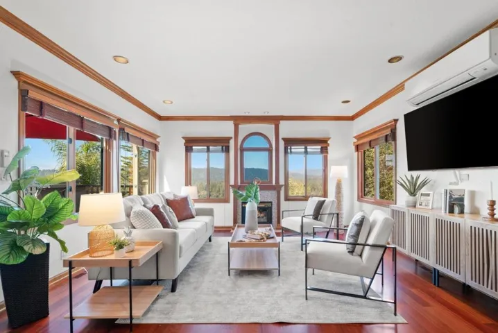 17 Kite Hill Road, Santa Cruz, California 95060