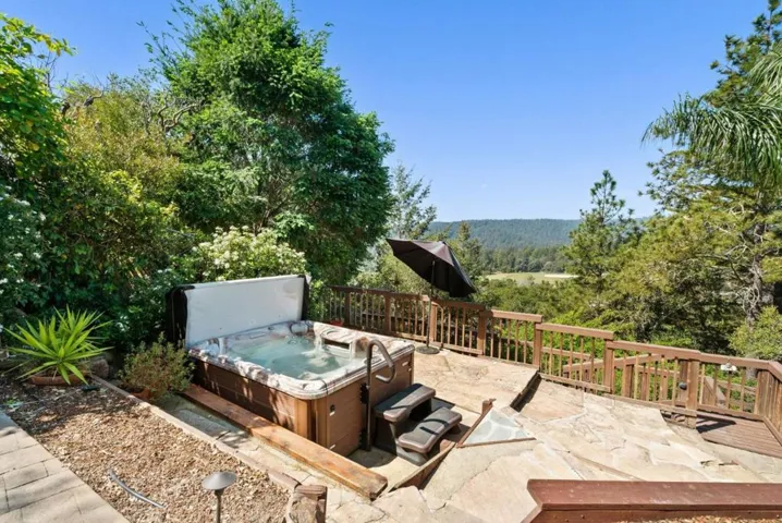 17 Kite Hill Road, Santa Cruz, California 95060